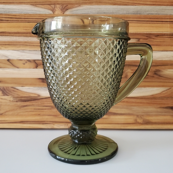 Vintage Olive Green Footed Pedestal Diamond Point Pattern Glass Pitcher Jug - Picture 6 of 6